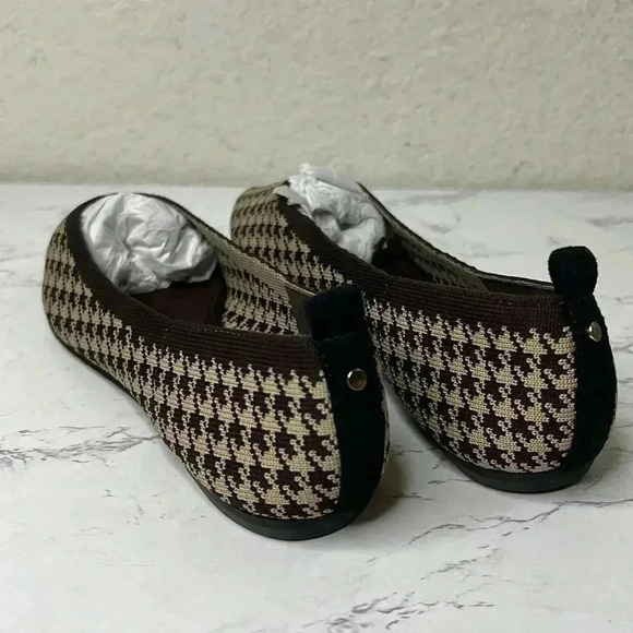 NWT JOURNEE COLLECTION-  KARISE SLIP ON DRESSY POINTED TOE FLATS Size 6 - Picture 8 of 11